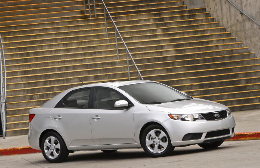  Kia Forte 2009 года  (фото 98 из 128)